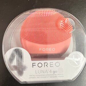 FOREO LUNA 4 Go Facial Cleansing & Massaging Device Peach Perfect
